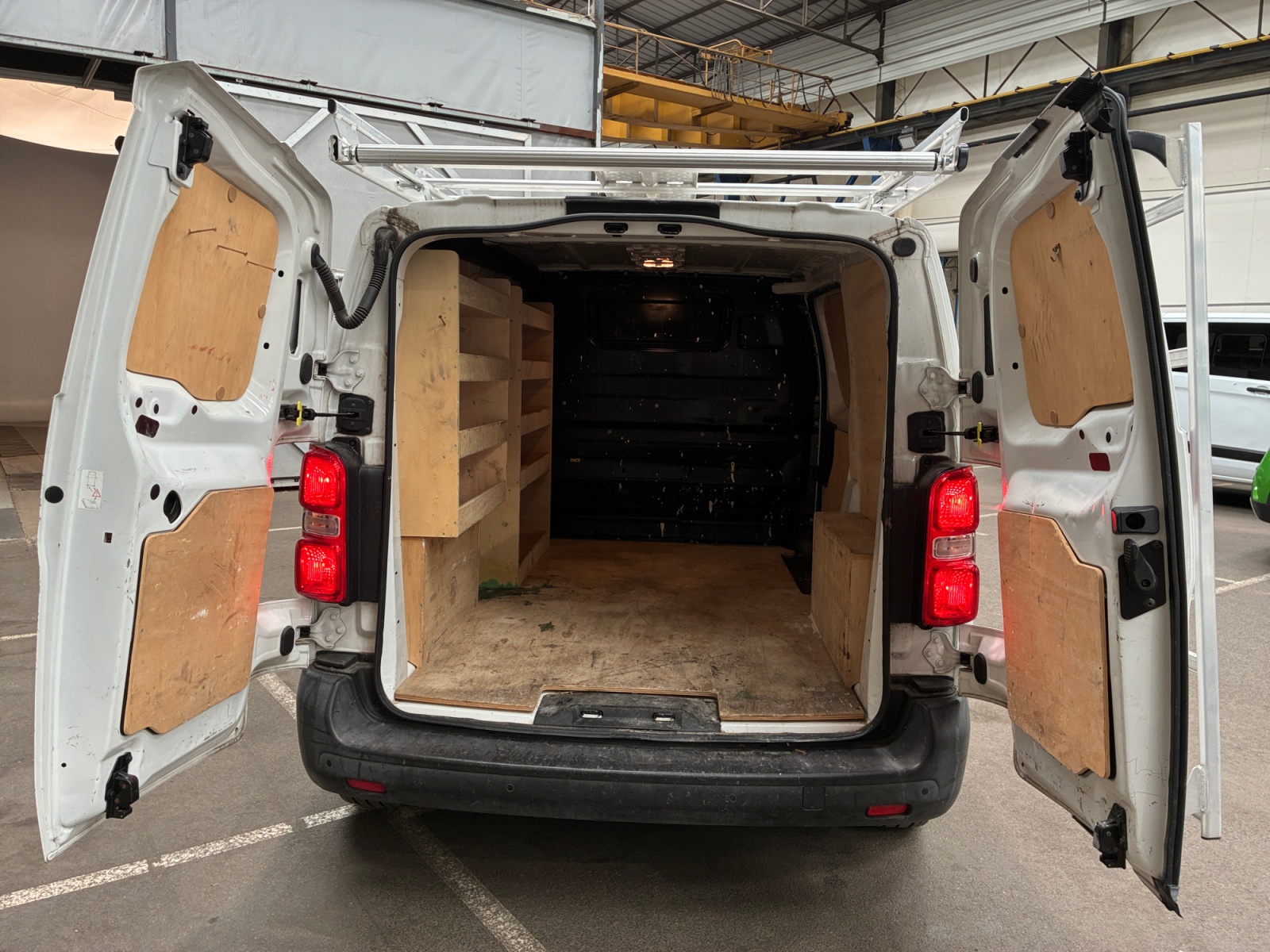 PEUGEOT EXPERT FOURGON TOLE STANDARD BLUEHDI 145 S&S BVM6 PREMIUM 2021