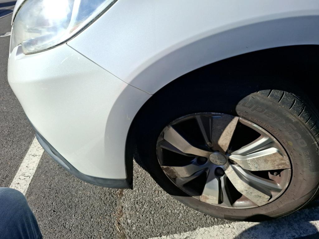 PEUGEOT 2008 1.6 e-HDi 115ch FAP BVM6 Allure 2014