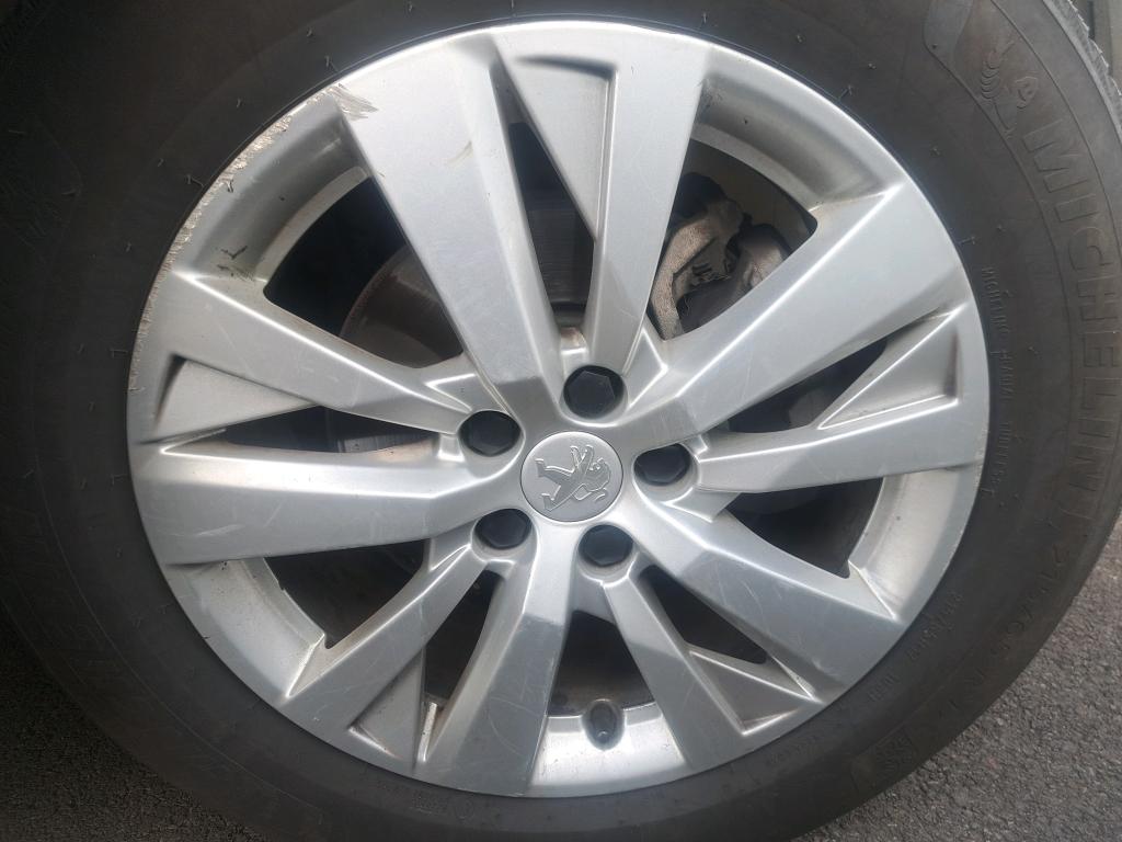 PEUGEOT 5008 PureTech 130ch S&S EAT8 Active Pack 2023
