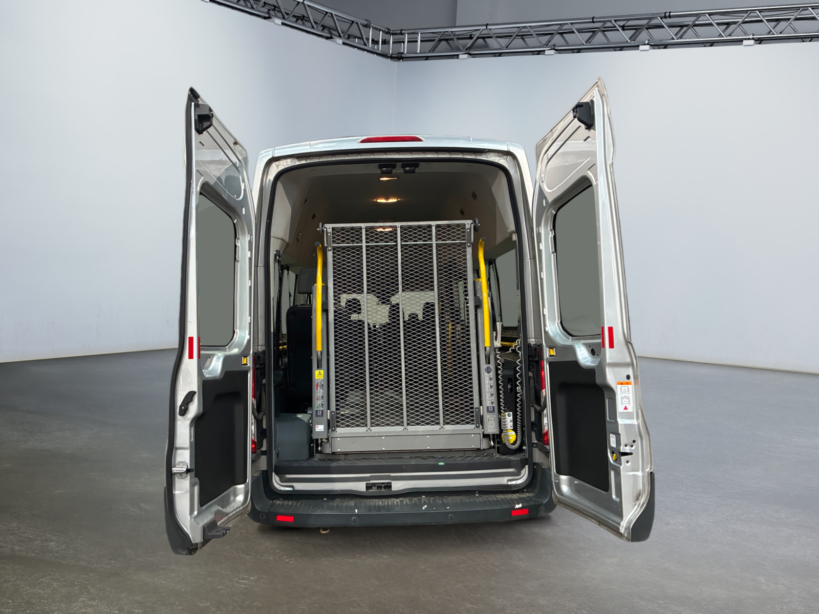 FORD TRANSIT KOMBI TPMR P350 L4H3 2.0 TDCi 130 Ambiente 8pl 2017