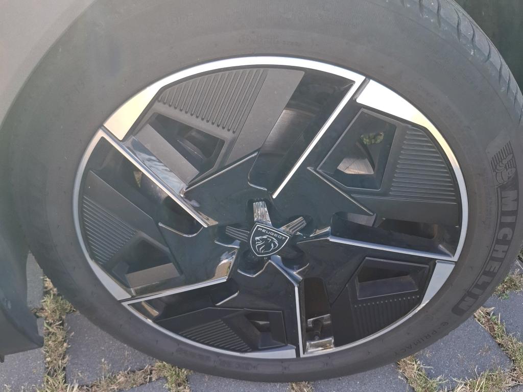 PEUGEOT 408 PHEV 225 e-EAT8 GT 2024