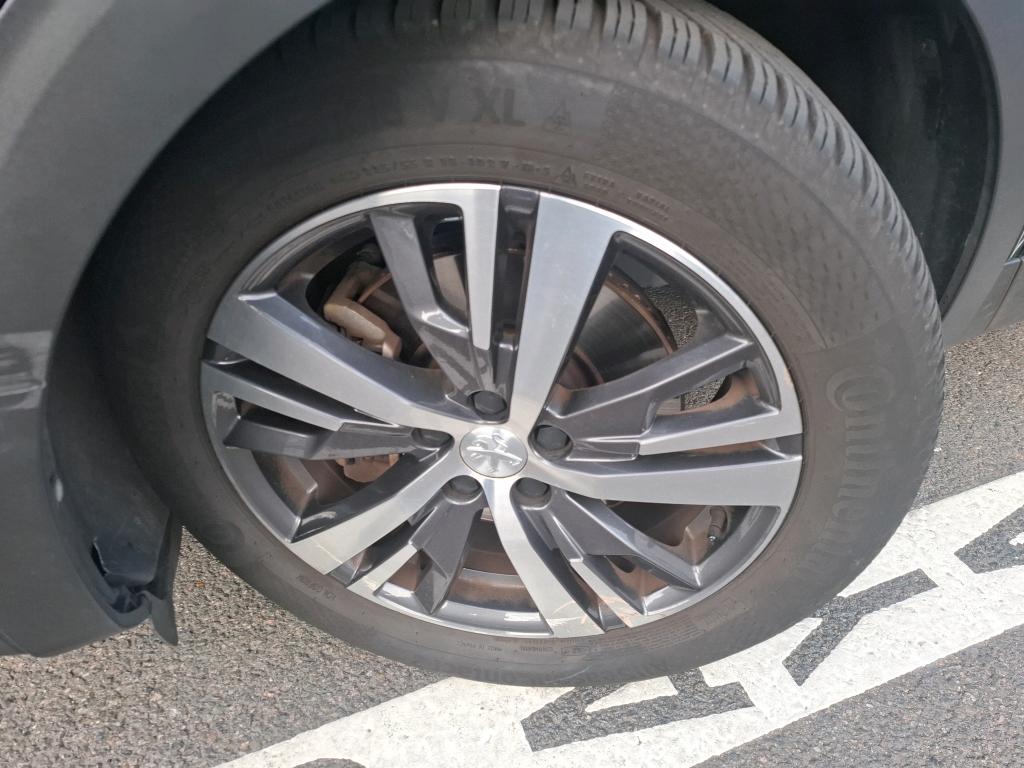 PEUGEOT 3008 Hybrid 225 e-EAT8 Active Pack 2023