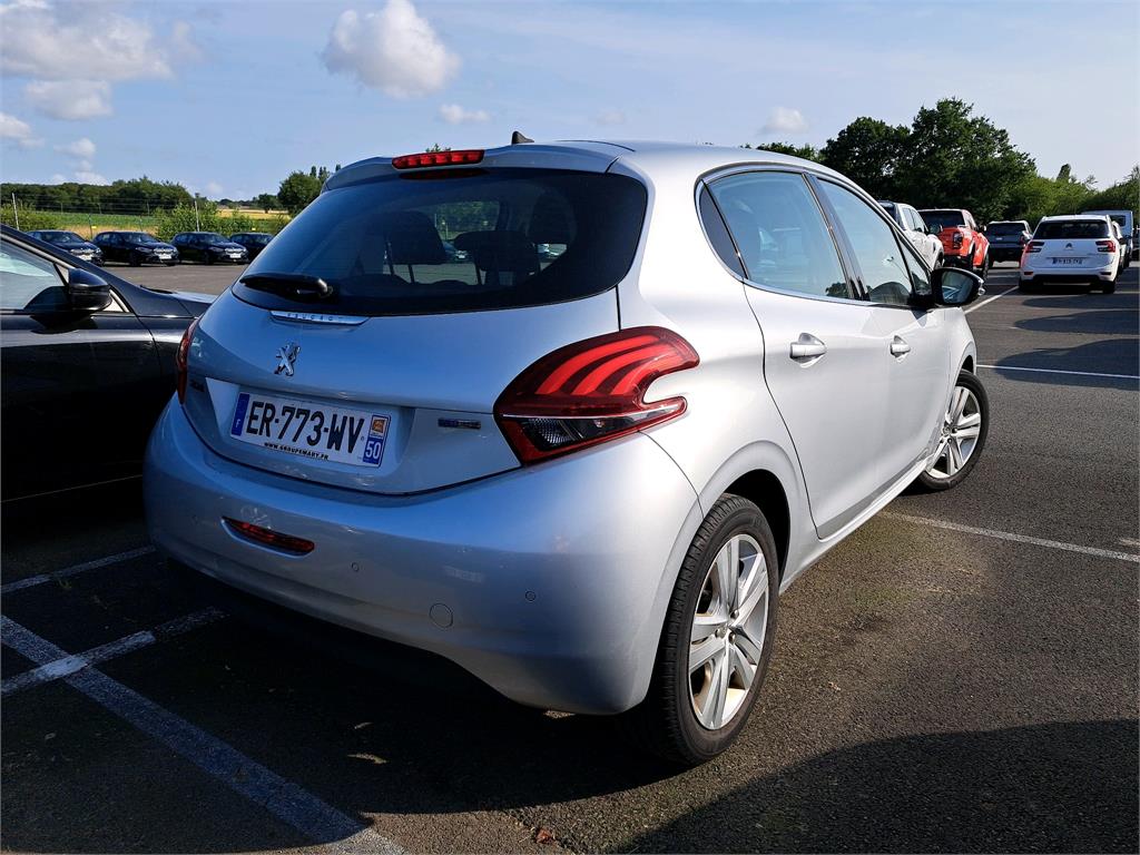 PEUGEOT 208 1.2 PureTech 110ch S&S BVM5 Allure Business 2017