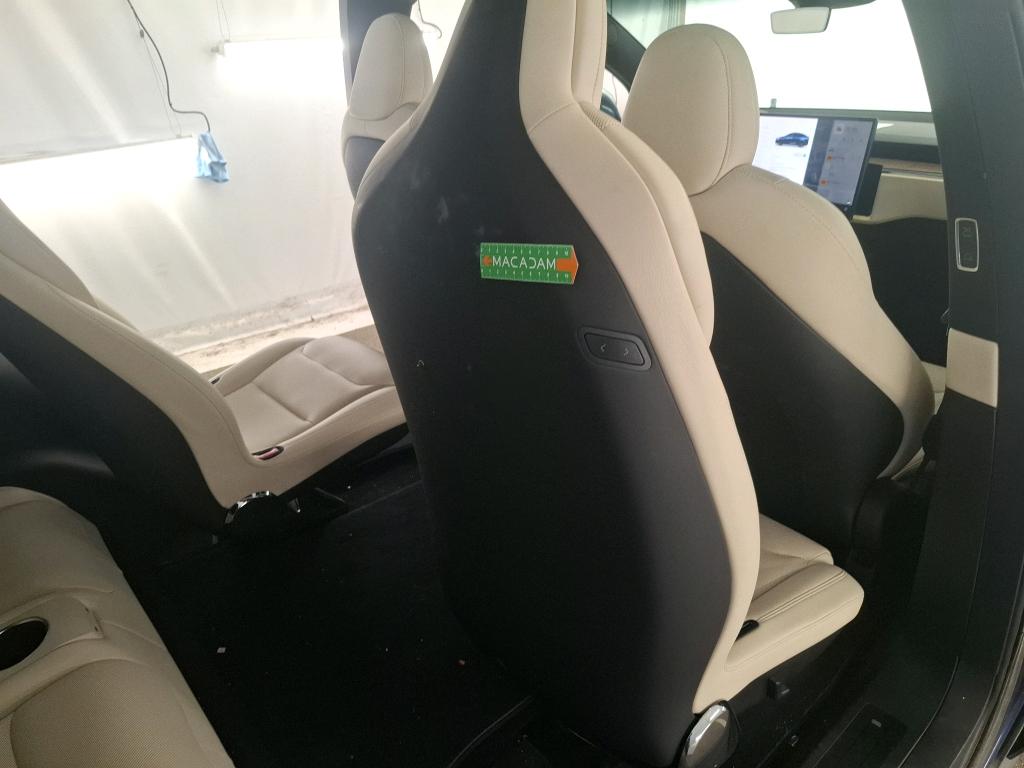TESLA  2023