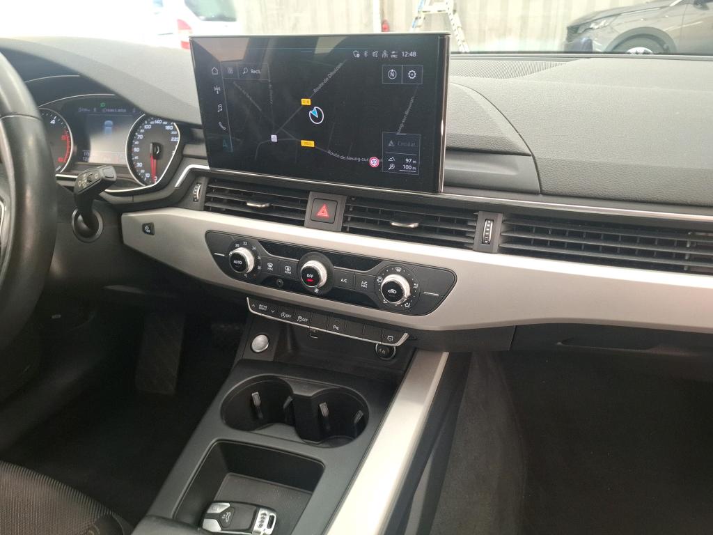 AUDI A4 AVANT 30 TDI 136 S tronic 7 Business Line 2021
