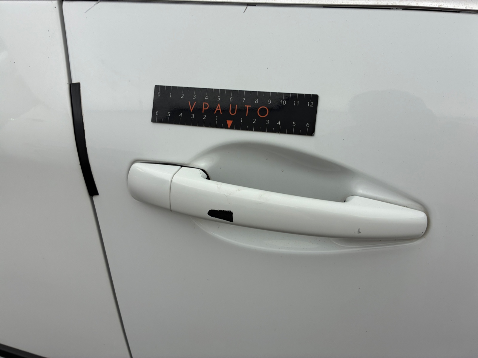 PEUGEOT 208 1.6 e-HDi 92ch ETG6 Allure 2014
