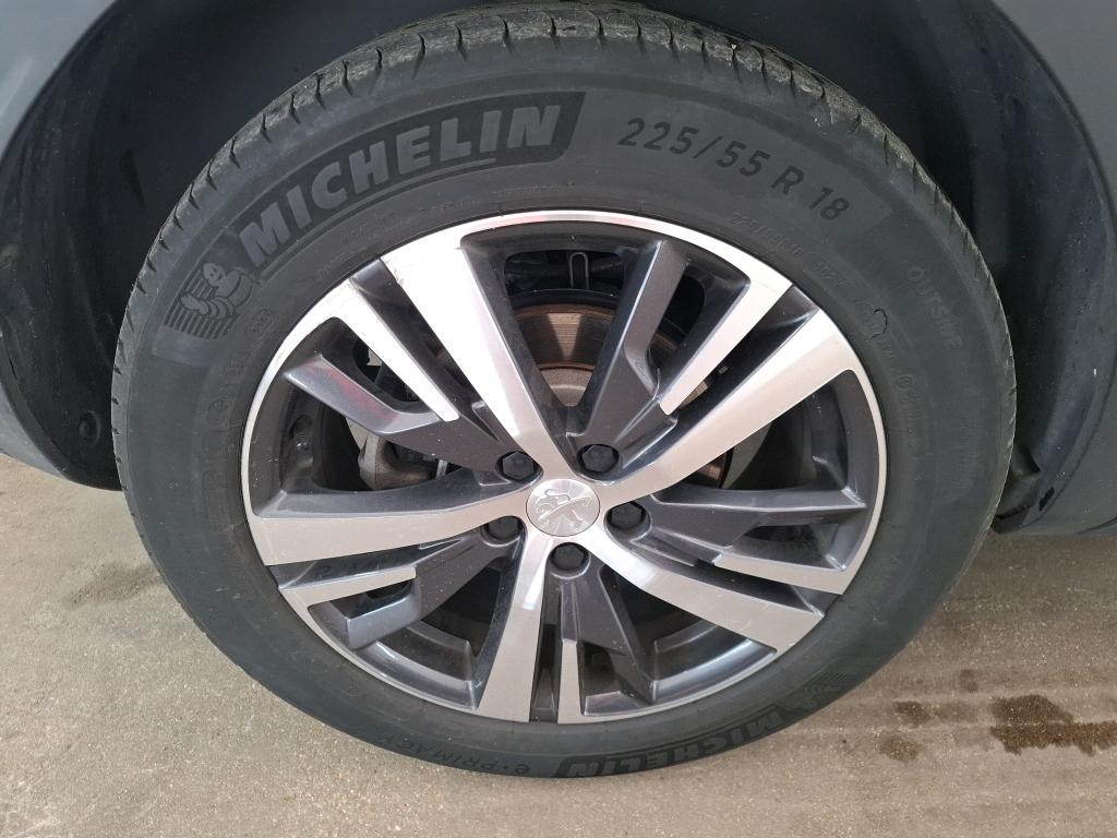 PEUGEOT 3008 Hybrid 225 e-EAT8 Active Pack 2023