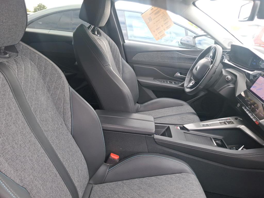 PEUGEOT 408 PHEV 180 e-EAT8 Allure 2024