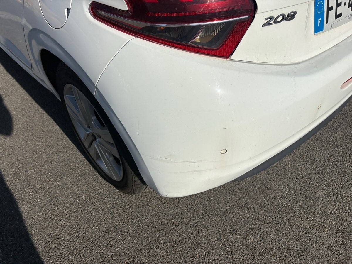 PEUGEOT 208 BlueHDi 100ch S&S BVM5 Signature Signature 2019