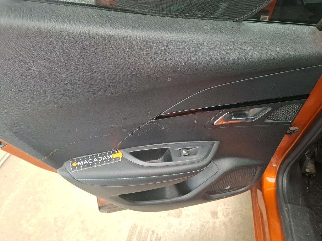 PEUGEOT 2008 PureTech 100 S&S BVM6 Allure Pack 2021