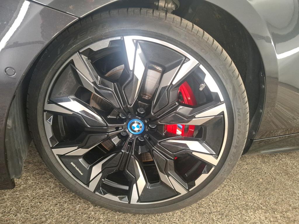 BMW SERIE 5 i5 G60 M60 xDrive 601 ch - 2024