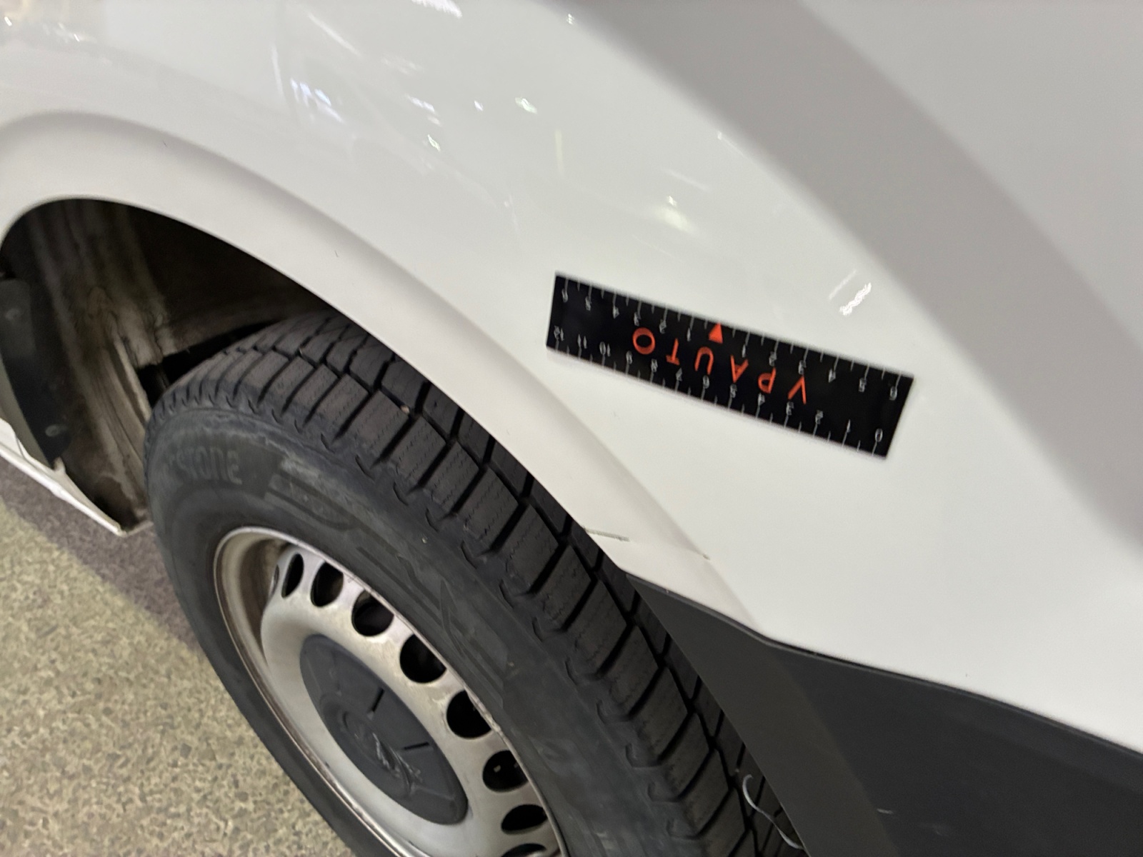 VOLKSWAGEN CRAFTER VAN 35 L3H3 2.0 TDI 140 CH BUSINESS 2022