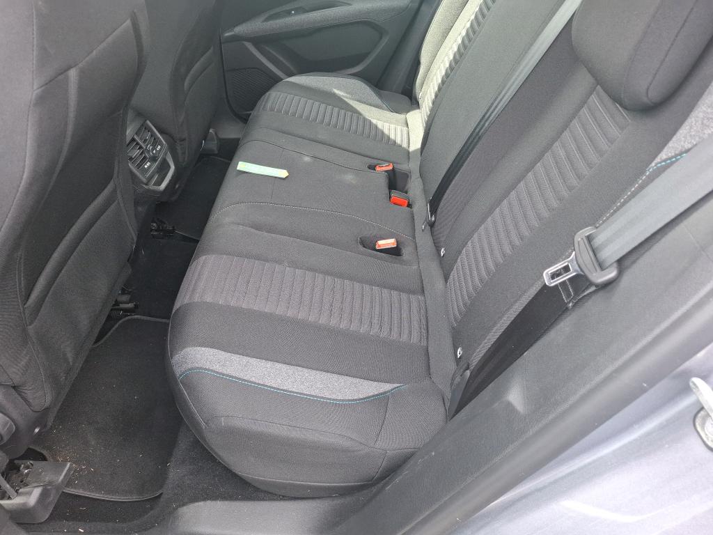PEUGEOT 3008 Hybrid 180 e-EAT8 Active Pack 2023