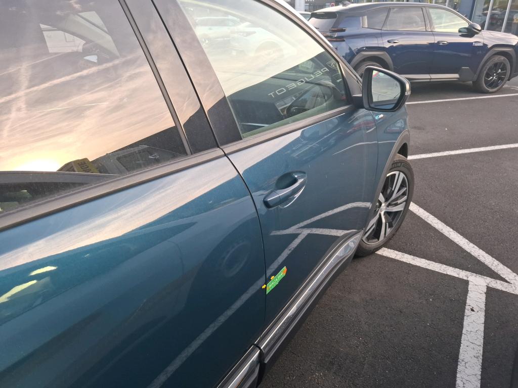 PEUGEOT 3008 Hybrid 225 e-EAT8 Allure 2021