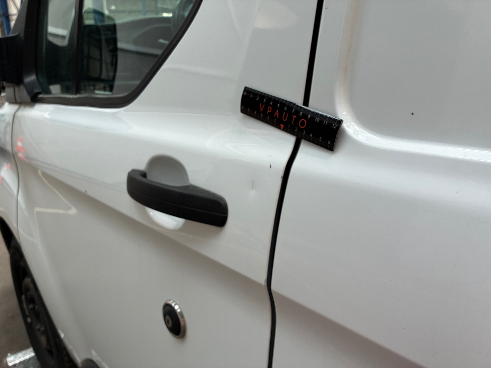 FORD TRANSIT CUSTOM FOURGON 300 L2H1 2.0 ECOBLUE 170 BVA TREND BUSINESS 2023