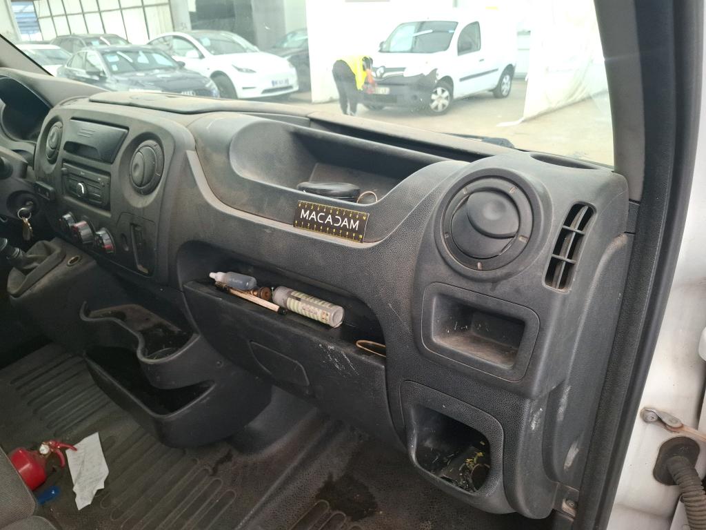 RENAULT MASTER FOURGON FGN L2H2 3.5t 2.3 dCi 130 E6 GRAND CONFORT 2017