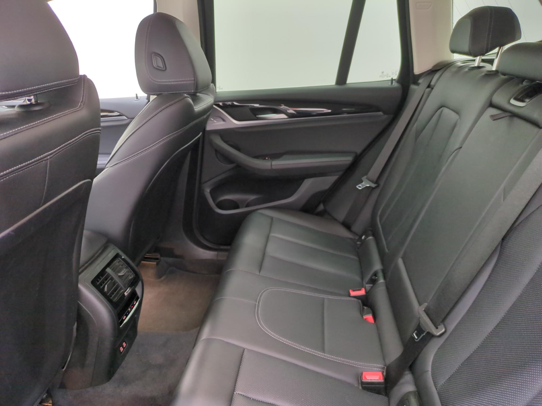 BMW X3 G01 LCI sDrive 18d 150ch BVA8 Business Design 2022