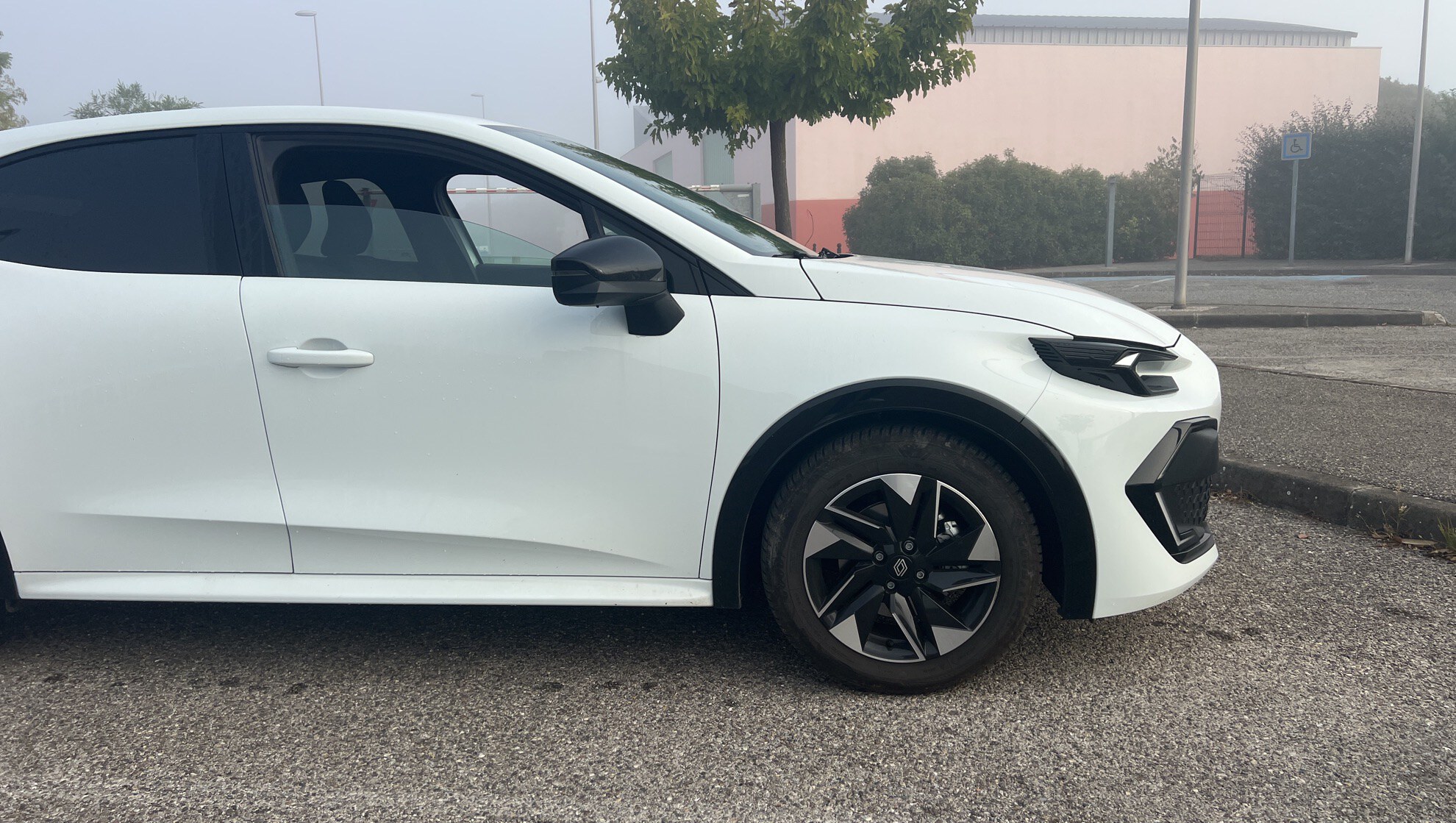 RENAULT CLIO VI HYBRID E-Tech full 160 ch Techno 2026