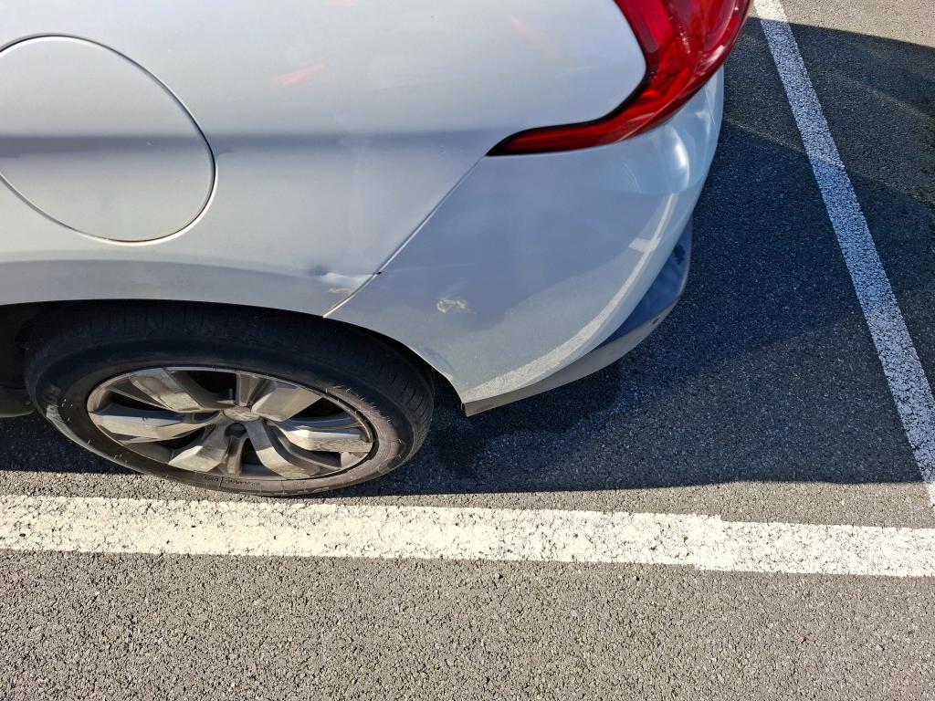 PEUGEOT 2008 1.6 e-HDi 115ch FAP BVM6 Allure 2014
