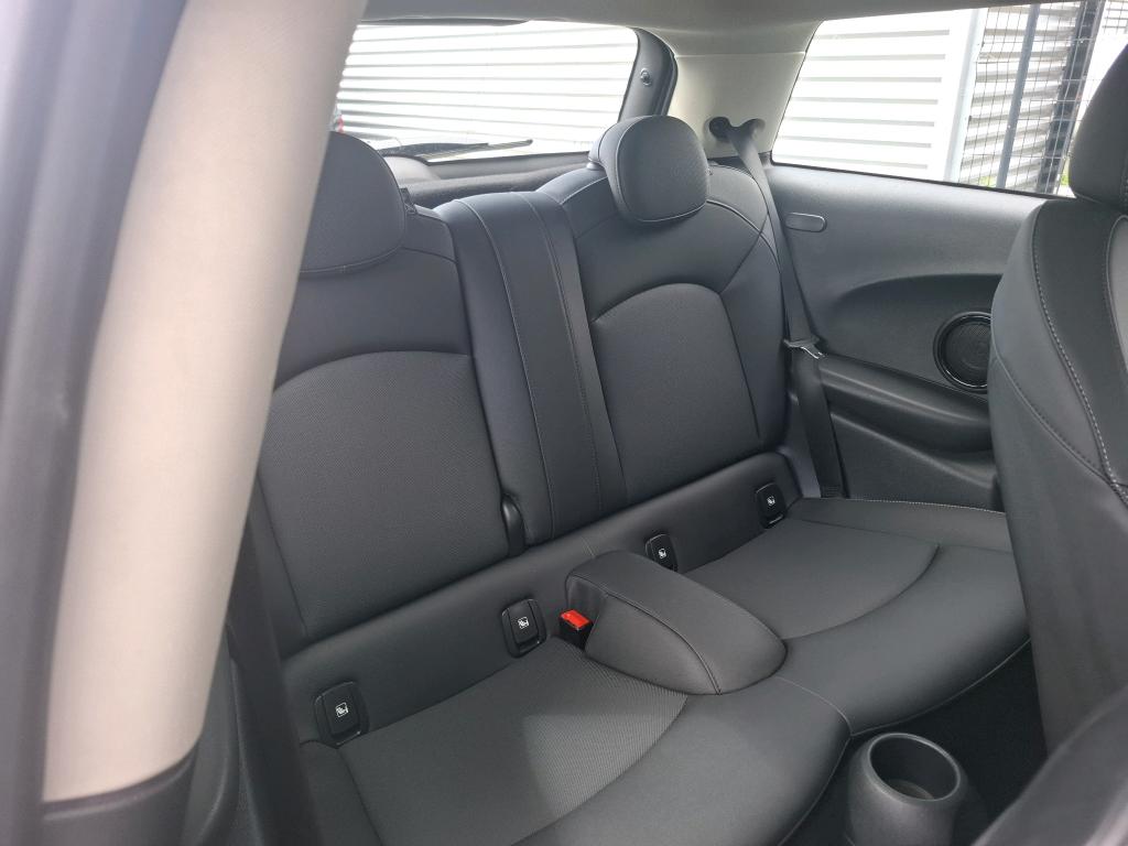MINI HATCH 3 Portes Cooper 136 ch BVA7 Edition Camden 2023