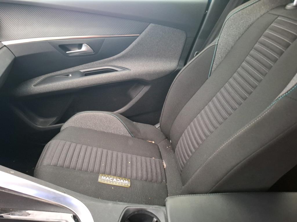 PEUGEOT 3008 Hybrid 225 e-EAT8 Active Pack 2023