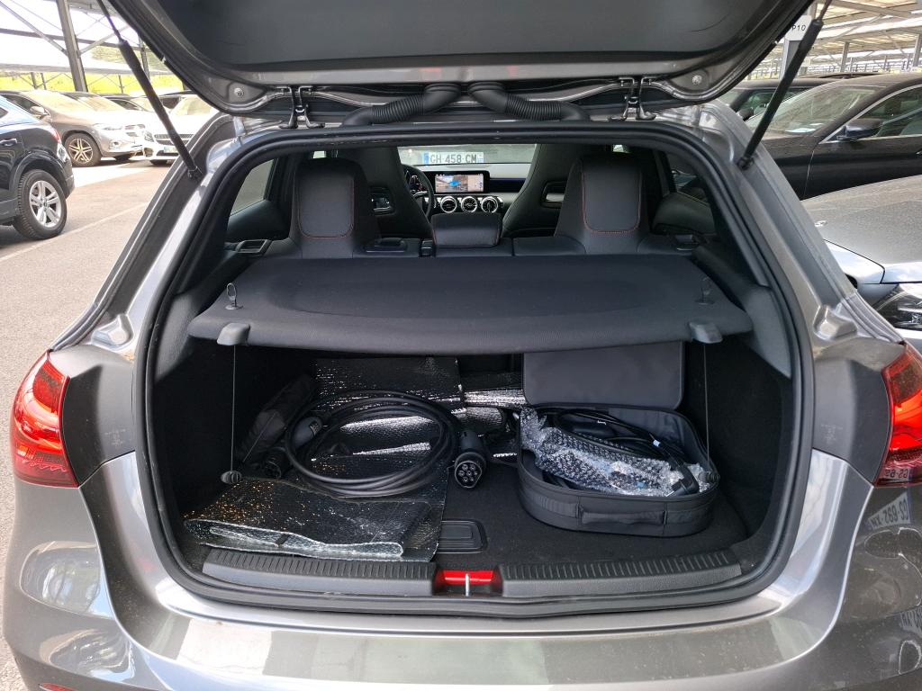 MERCEDES CLASSE A 250 e 8G-DCT AMG Line 2024