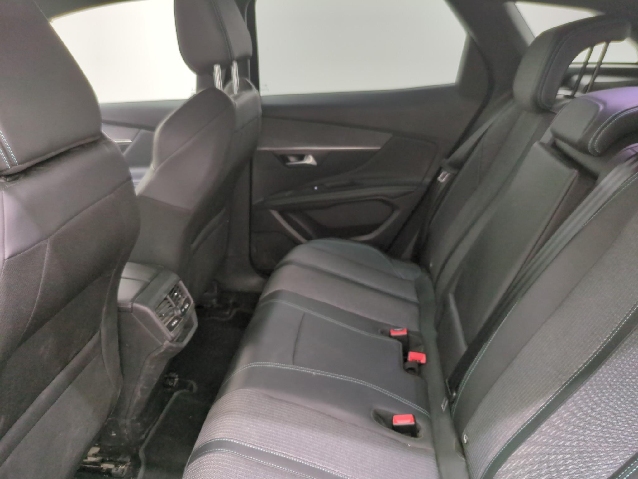 PEUGEOT 3008 Hybrid 225 e-EAT8 Allure Pack 2023