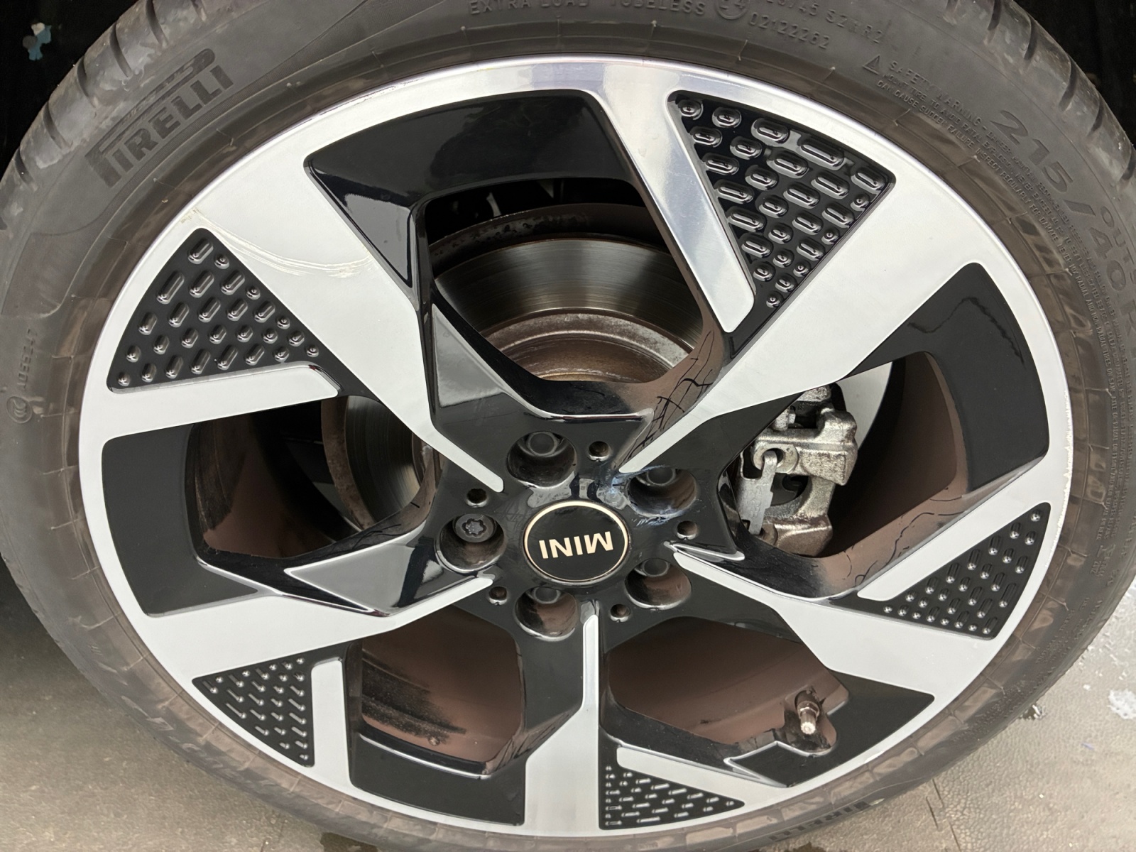 MINI Cooper 5 Portes C 156 Favoured + Pack S DKG7 2024