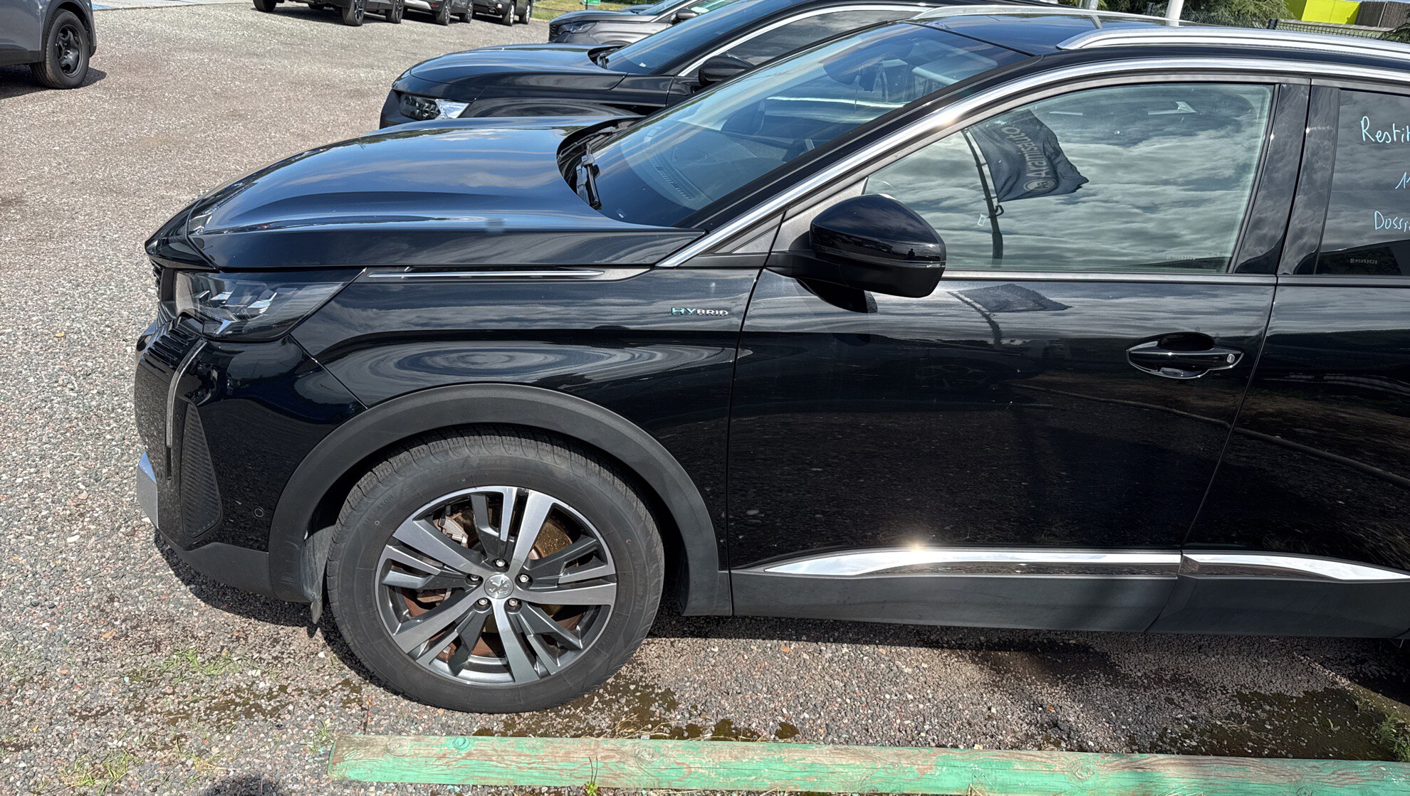 3008 HYBRID