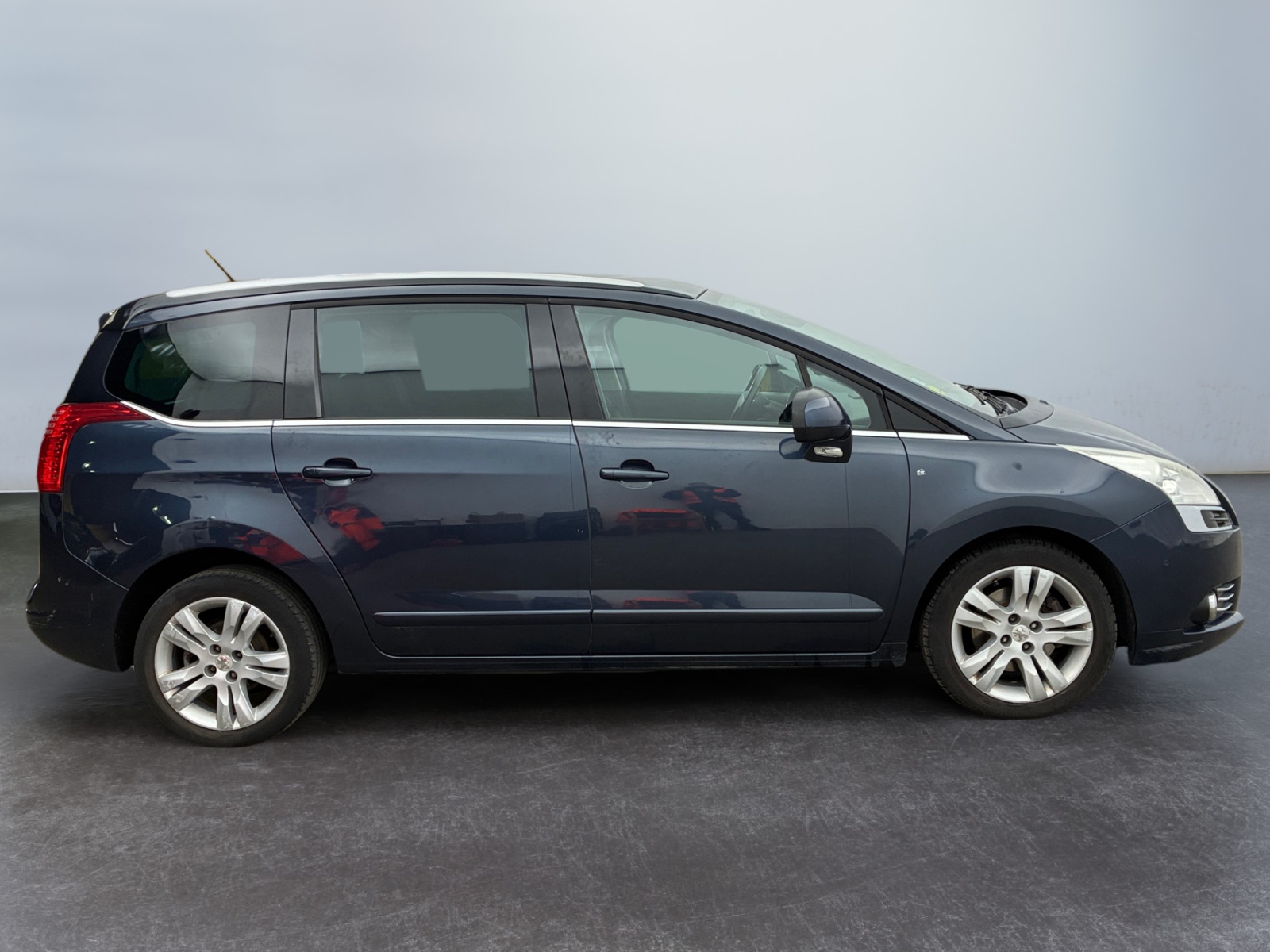 PEUGEOT 5008 2.0 HDi 150ch FAP BVM6 Allure 7pl 2013