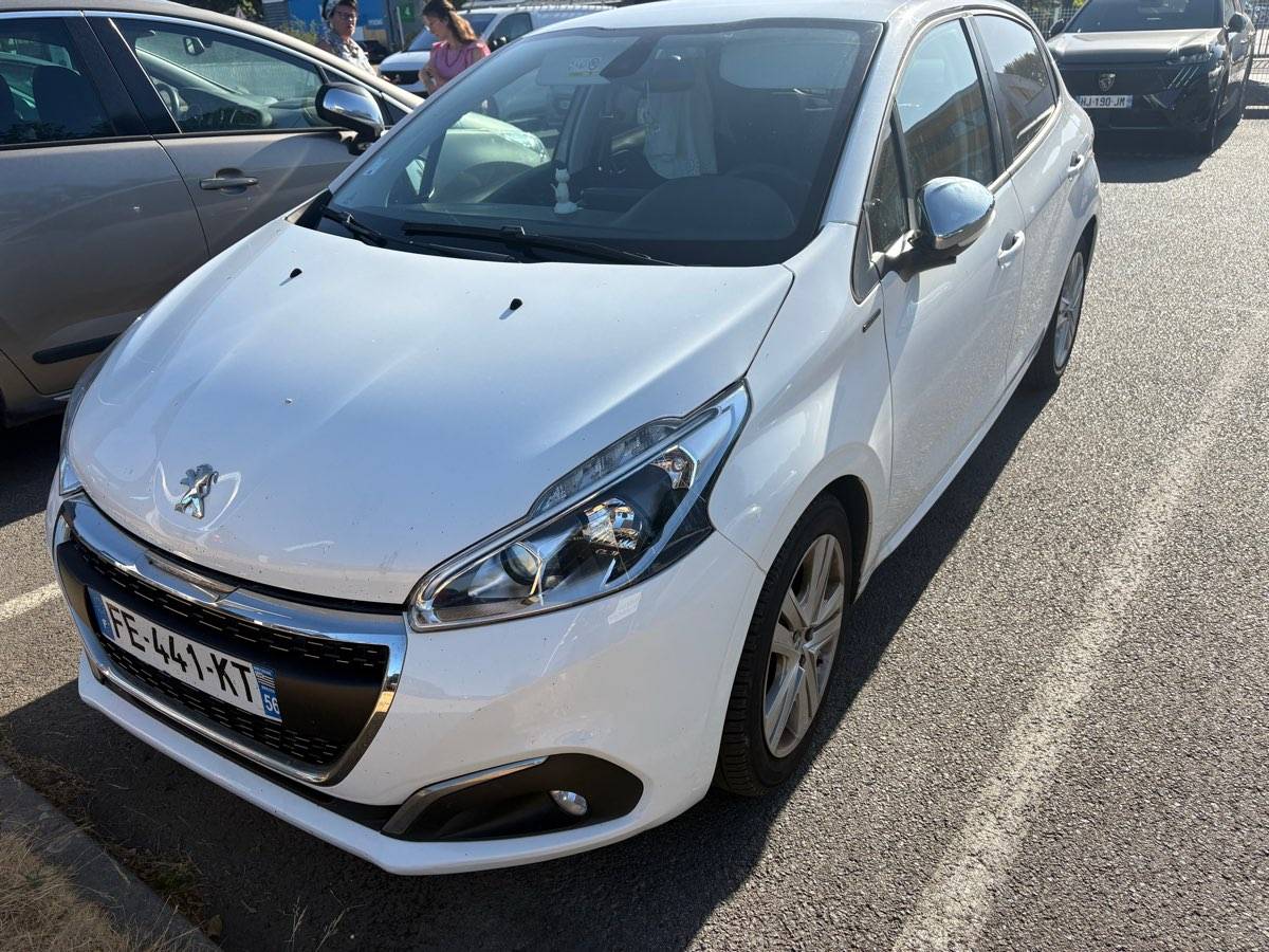 PEUGEOT 208 BlueHDi 100ch S&S BVM5 Signature Signature 2019