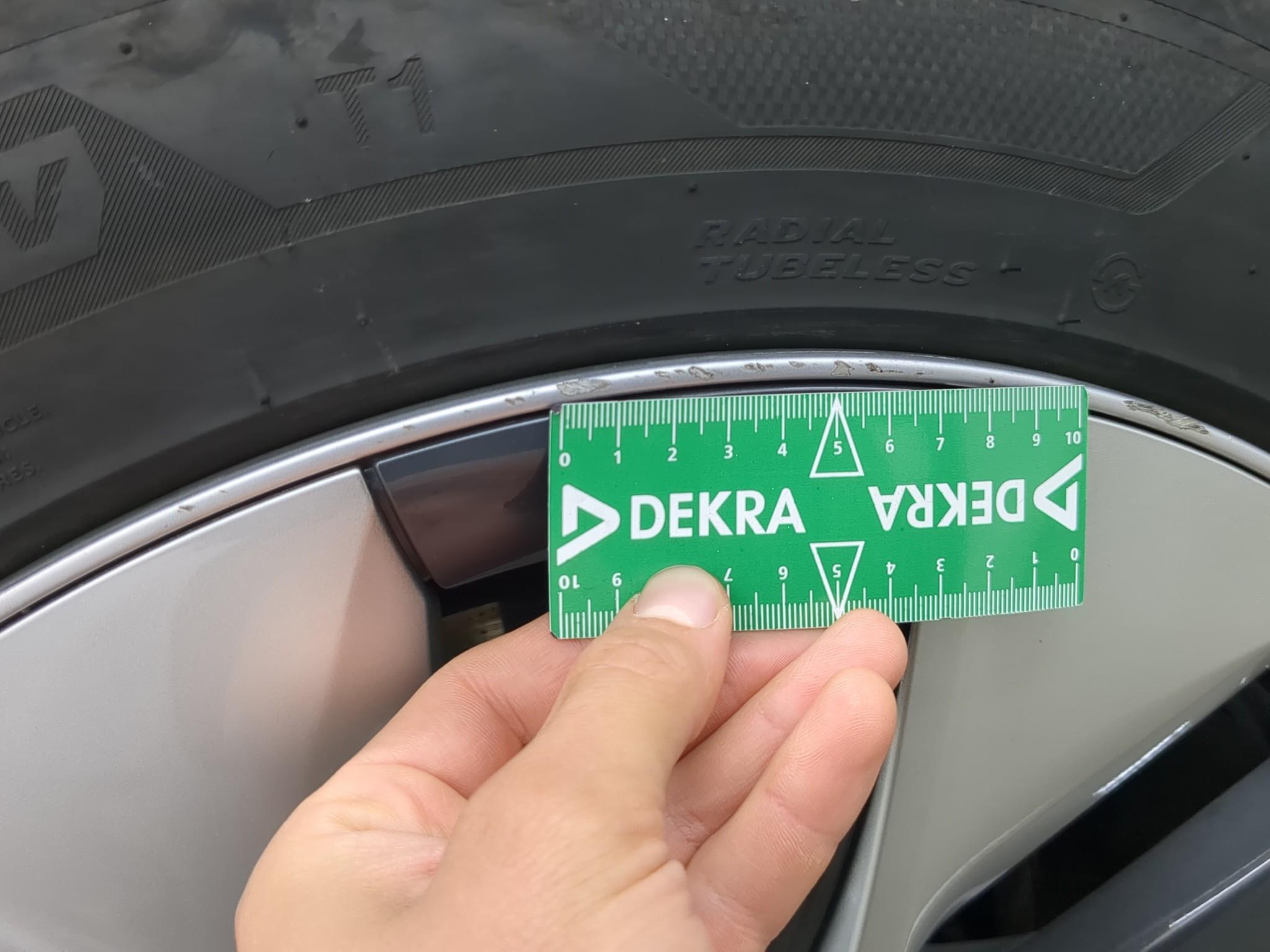 TESLA  2023