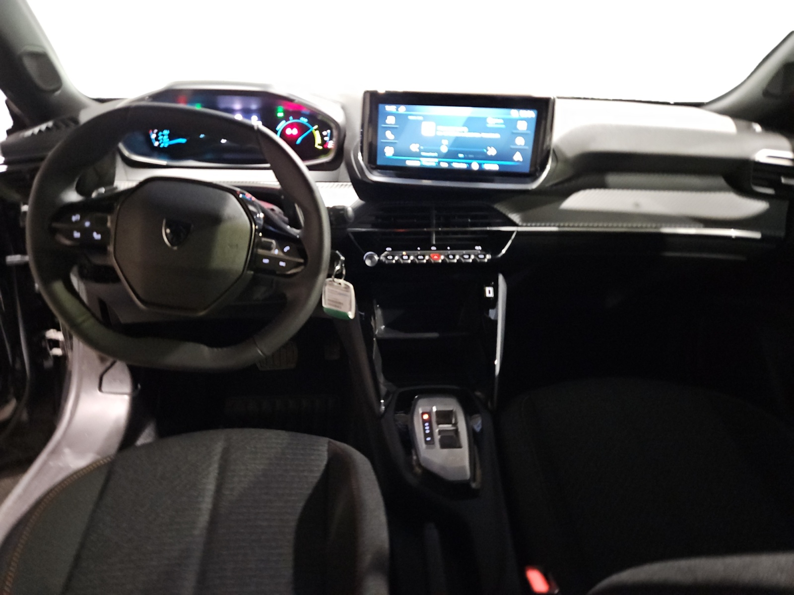 PEUGEOT 2008 Hybrid 136 e-DCS6 Style 2025