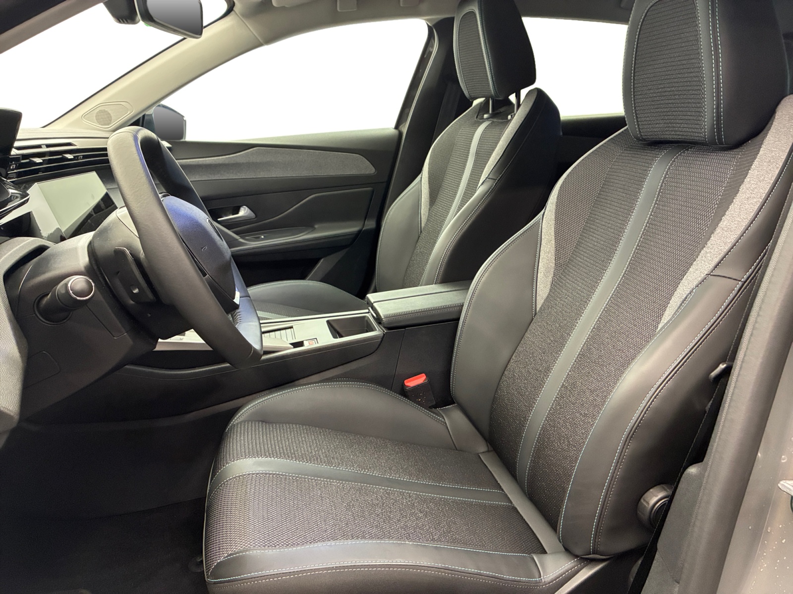 PEUGEOT 308 Hybrid 145 e-DCS6 Allure 2025
