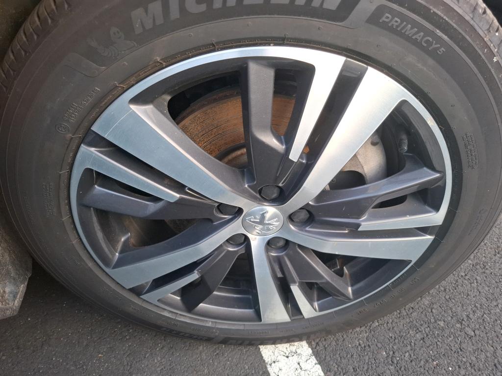 PEUGEOT 3008 Hybrid 225 e-EAT8 Allure 2021