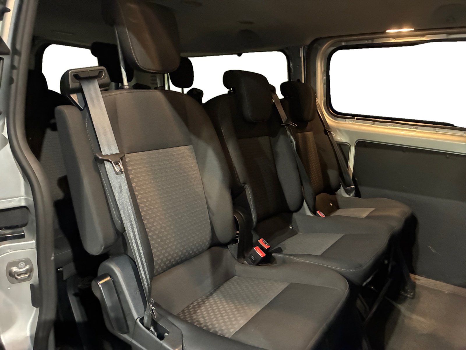 FORD Transit Custom Kombi 320 L2H1 2.0 EcoBlue 130 Trend Business 9pl 2023