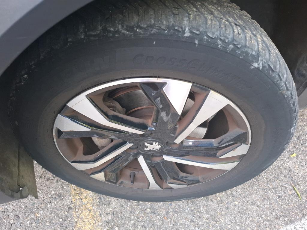 PEUGEOT 2008 BUSINESS BlueHDi 130 S&S EAT8 Allure 2021