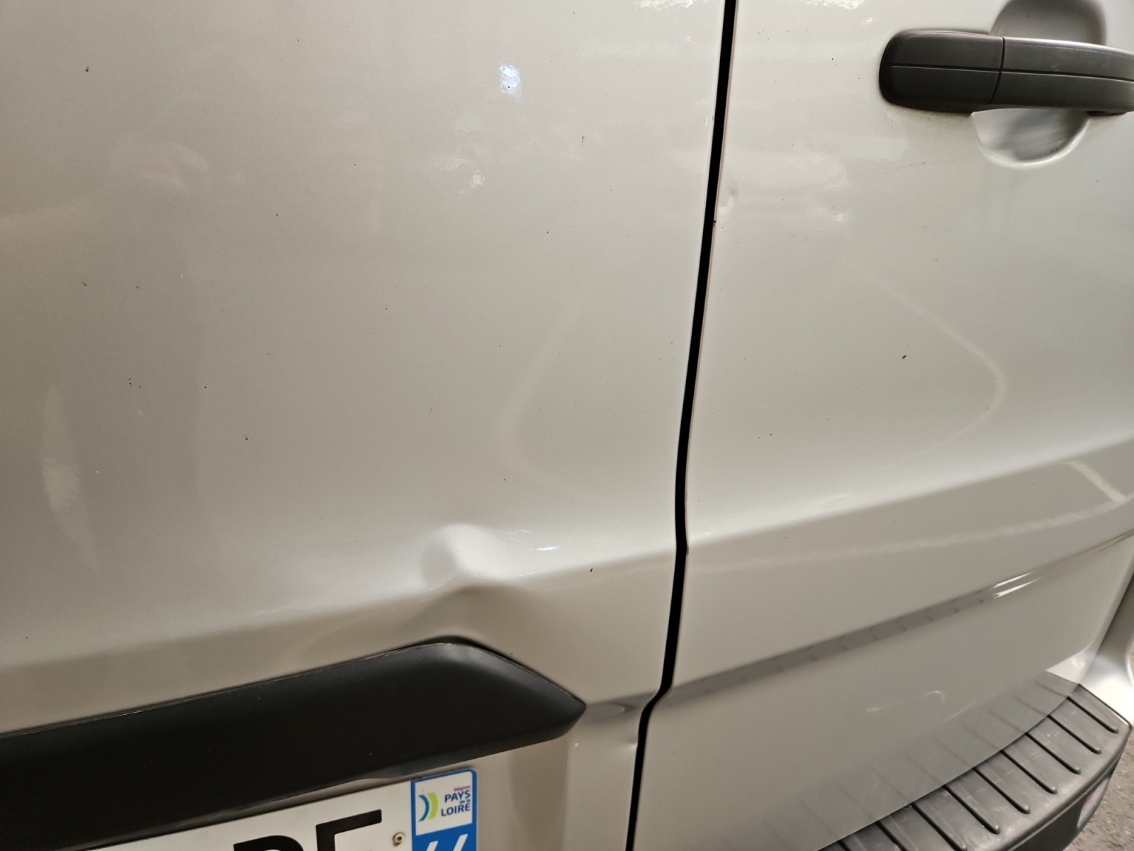 FORD TRANSIT Custom KOMBI 320 L2H1 2.0 EcoBlue 130 Trend Business 2023
