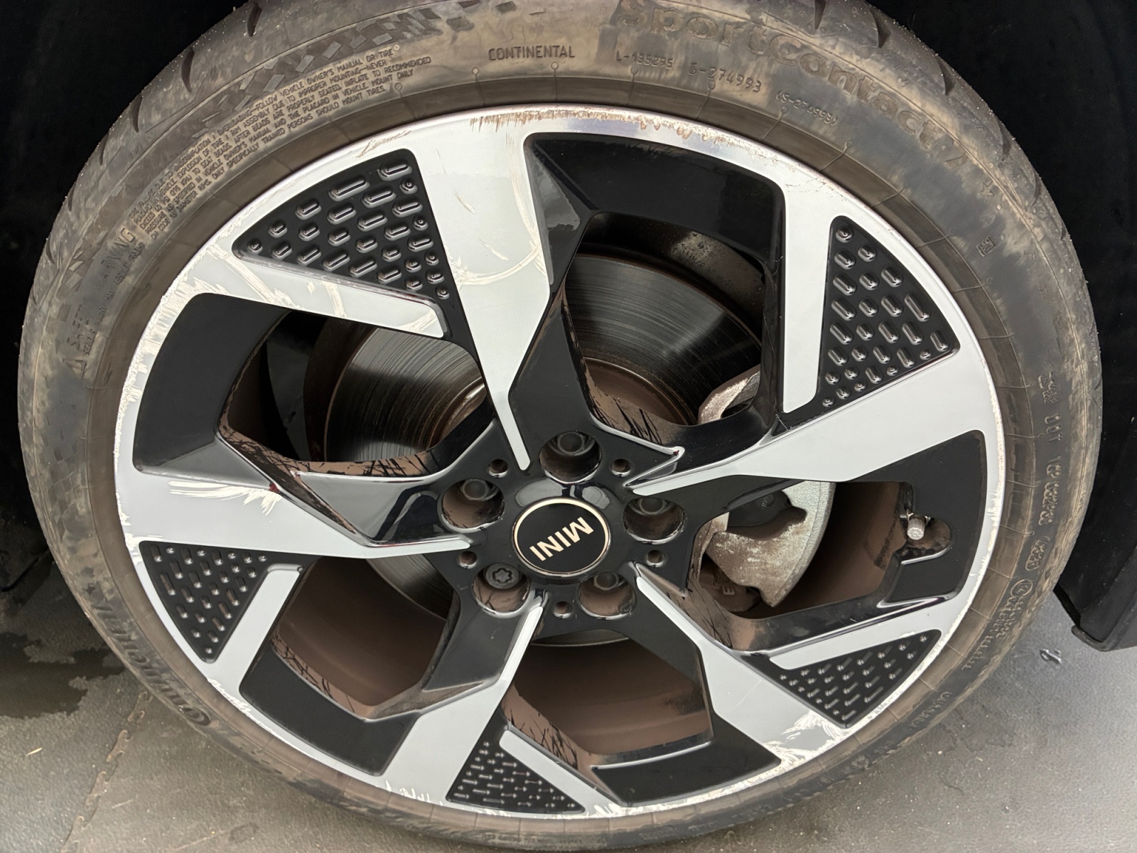 MINI Cooper 5 Portes C 156 Favoured + Pack S DKG7 2024