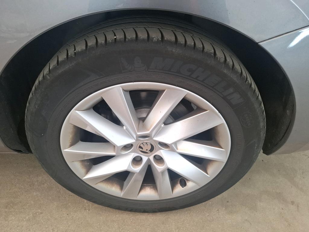 SKODA SUPERB COMBI 2.0 TDI 150 SCR DSG7 Business 2023