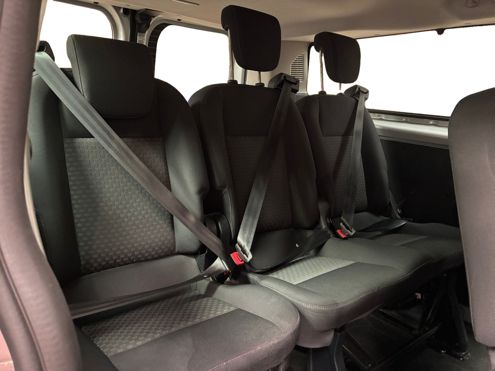FORD Transit Custom Kombi 320 L2H1 2.0 EcoBlue 130 Trend Business 9pl 2023