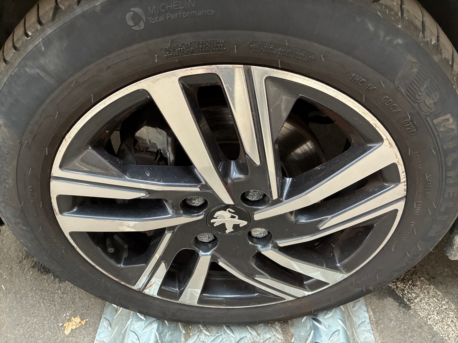 PEUGEOT 208 PureTech 100 S&S EAT8 Allure 2022