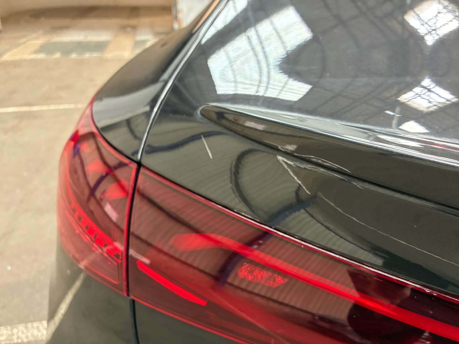 MERCEDES EQE 350 AMG Line 2023