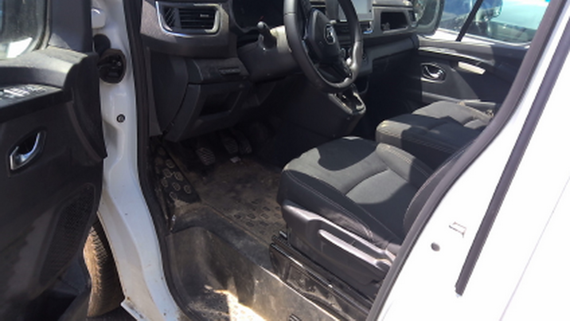RENAULT TRAFIC FOURGON FG BLUE DCI 130 L1H1 2T8 GSR2 EXTRA 2024