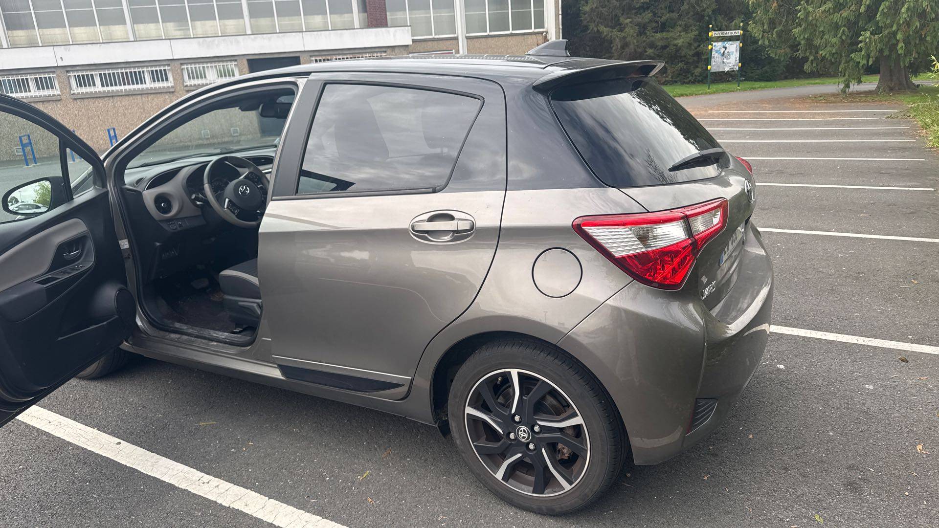 TOYOTA Yaris Hybride 100h Collection Collection 2018