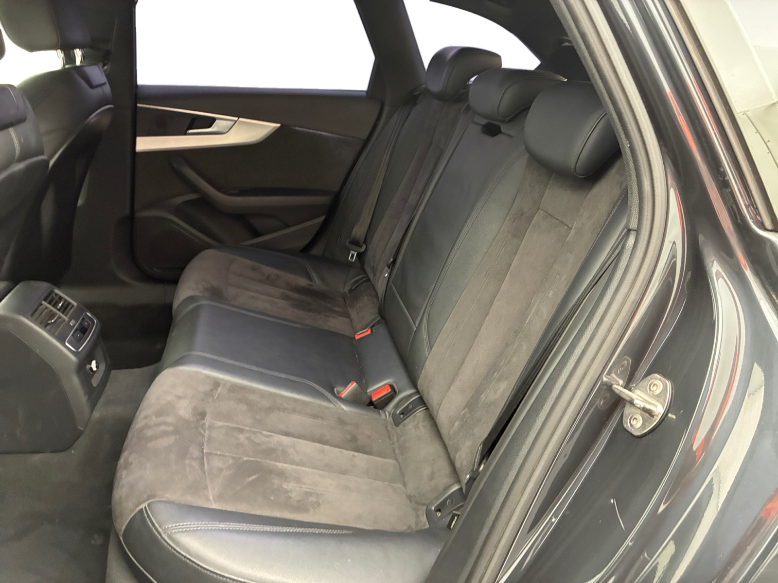AUDI A4 Avant 2.0 TFSI 252CH S TRONIC DESIGN LUXE 2018