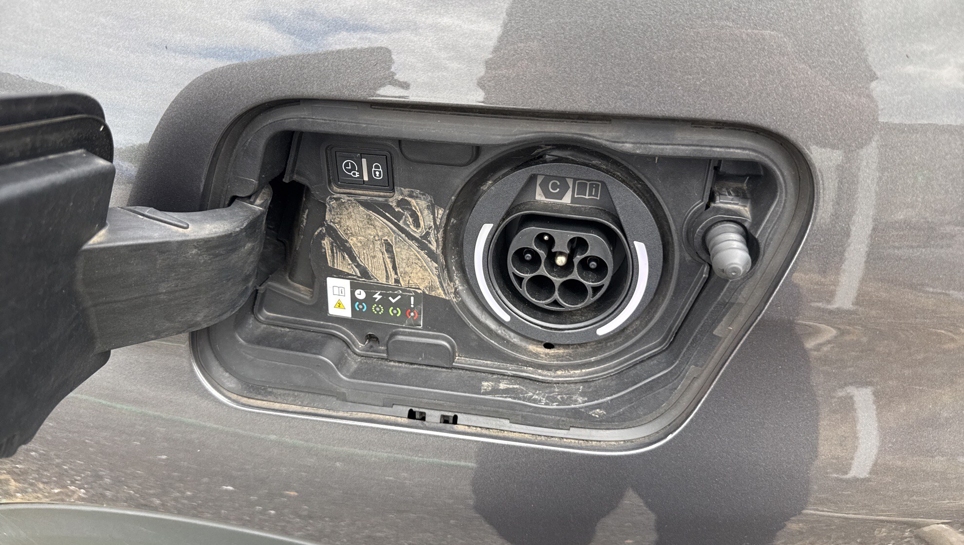 PEUGEOT 3008 Hybrid 225 e-EAT8 Allure 2021