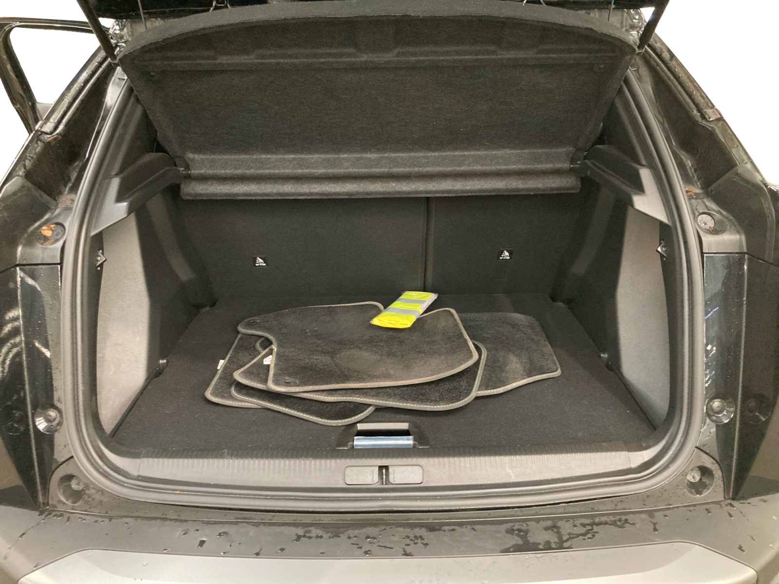 PEUGEOT 2008 Hybrid 145 e-DCS6 GT 2025