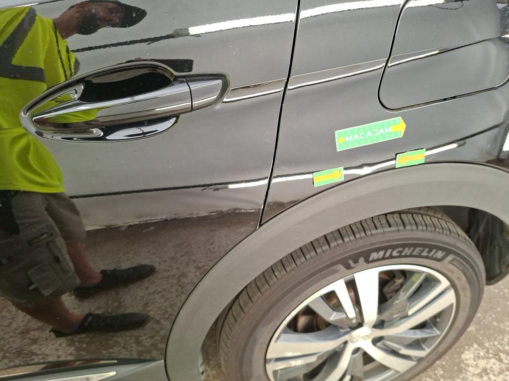 PEUGEOT 3008 Hybrid 225 e-EAT8 Allure Pack 2021