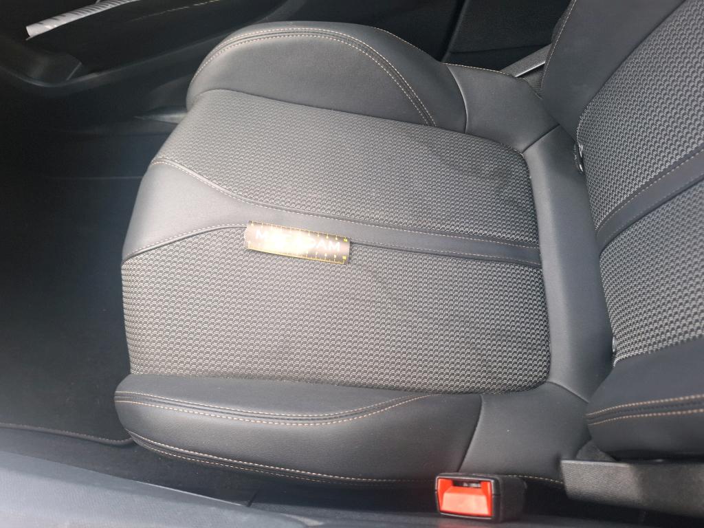 PEUGEOT 3008 Hybrid 225 e-EAT8 GT 2023